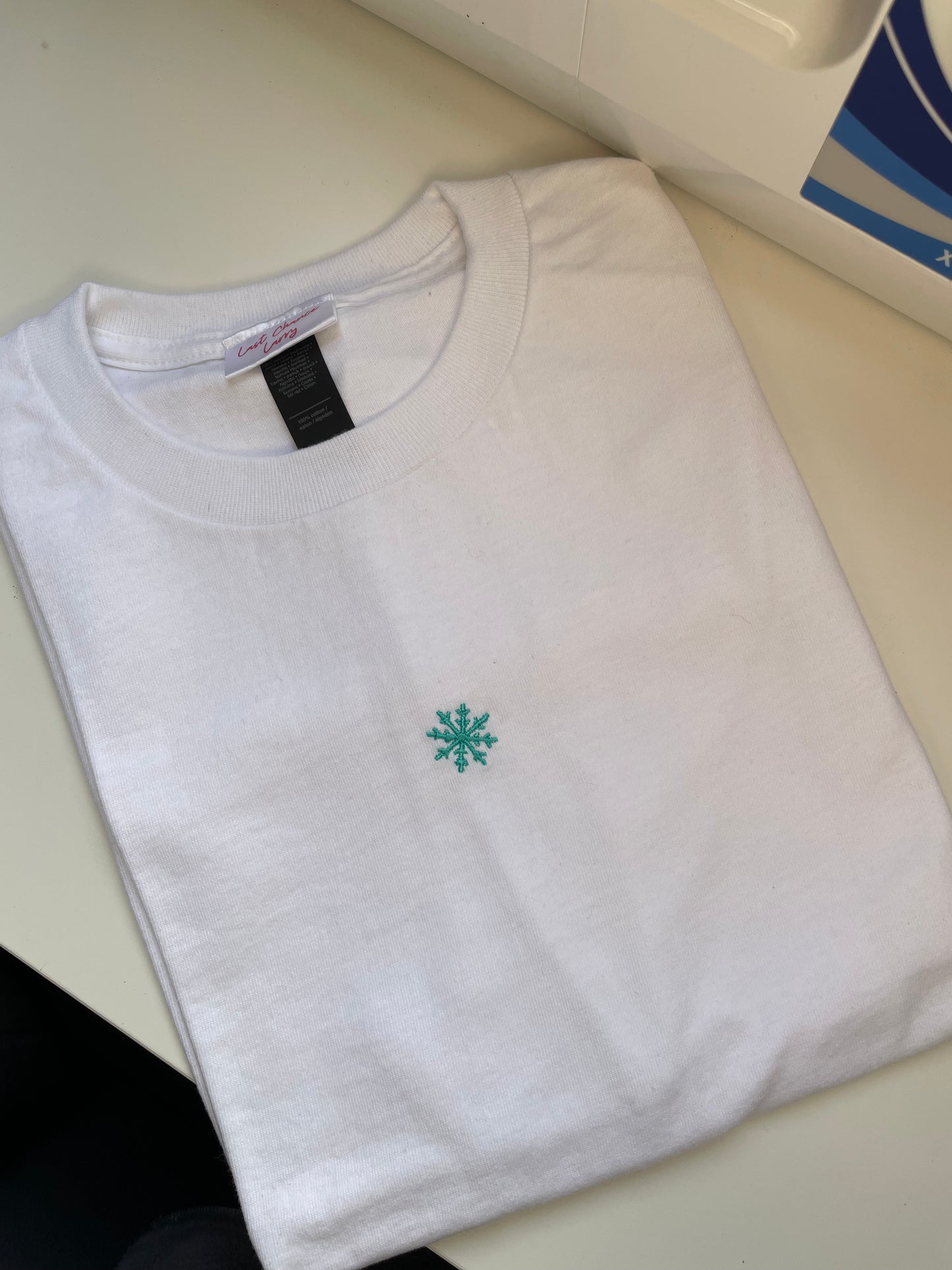 SALE T-shirt (Little snowflake MEDIUM)