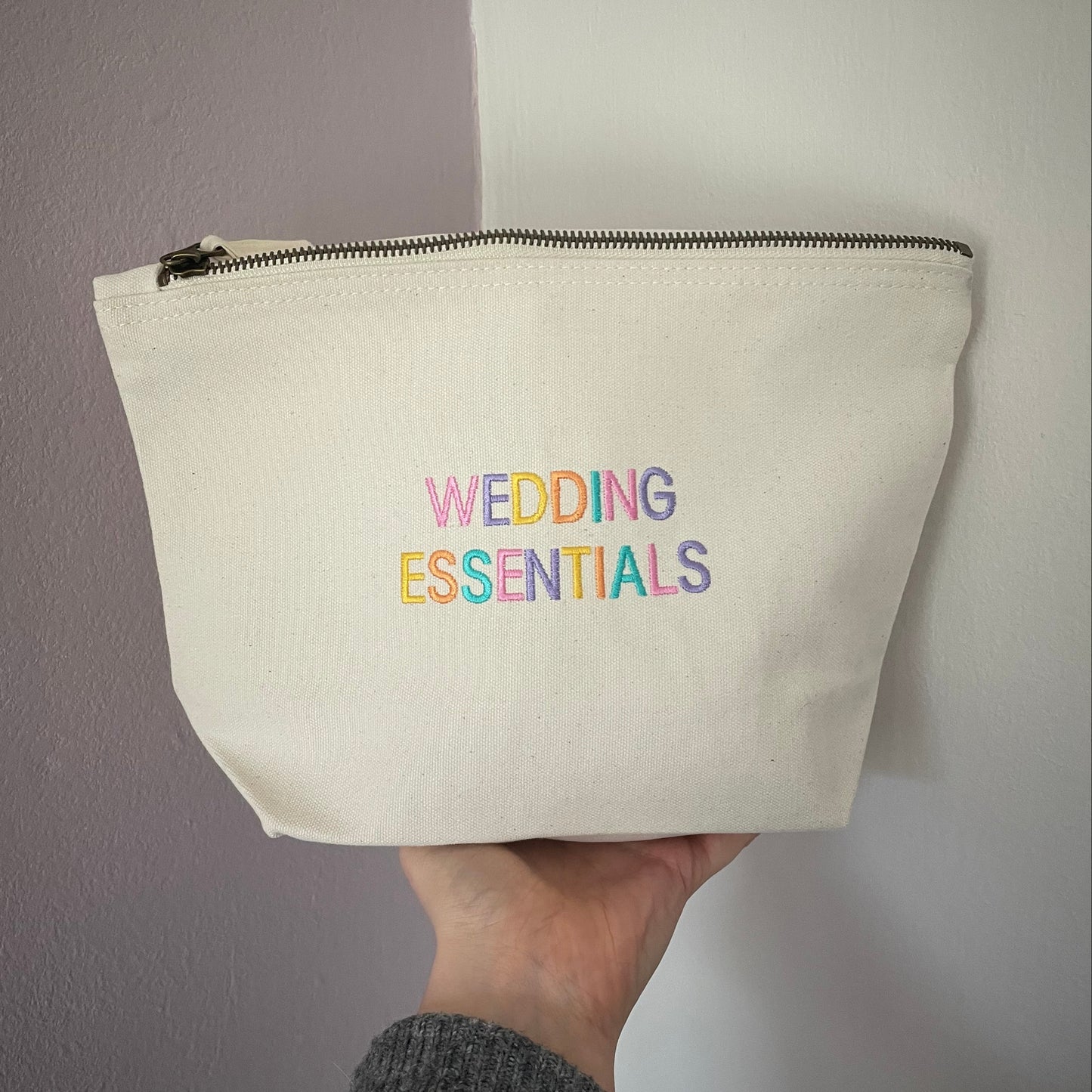 WEDDING ESSENTIALS - zip bag