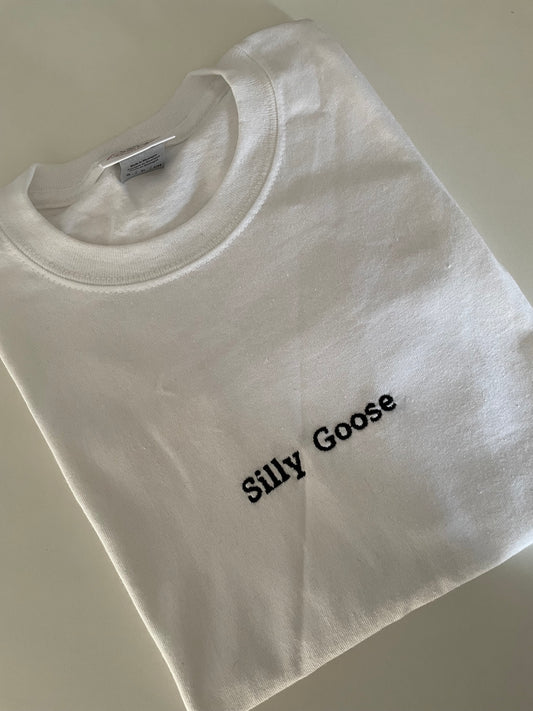 SALE T-shirt (Silly goose SMALL)