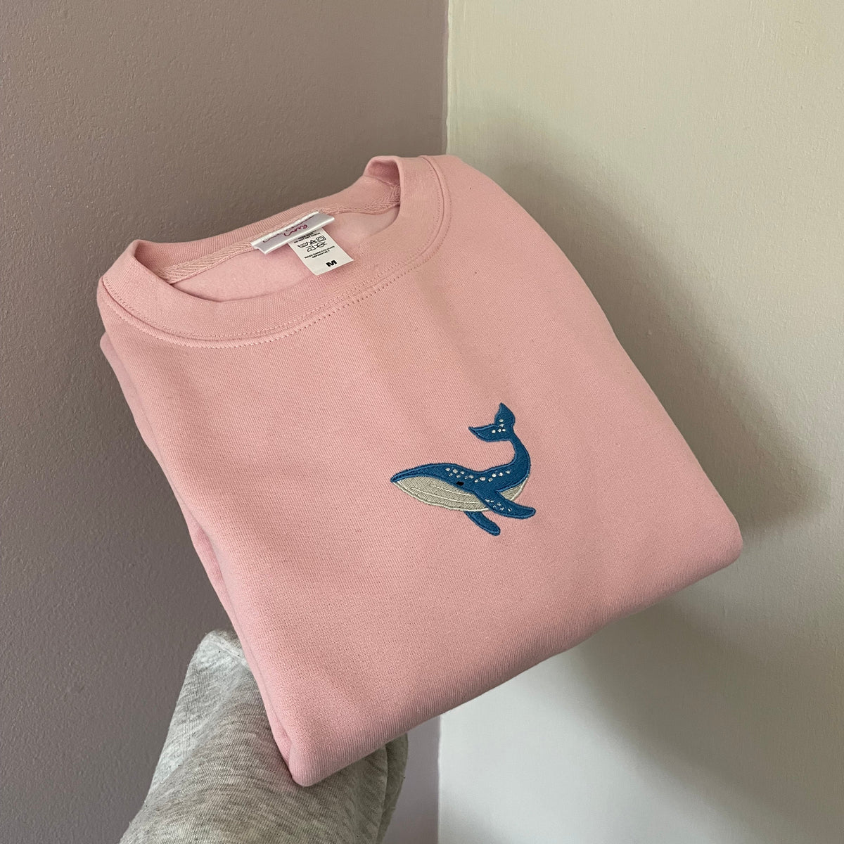 Whale sweatshirt - Medium
