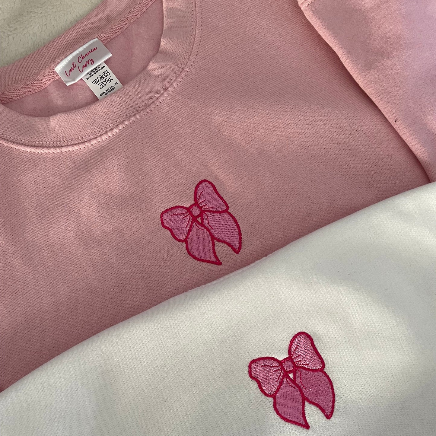 GIFT BOW SWEATSHIRT